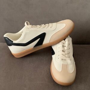 Dolce Vita Women’s Cream, Black & Tan Sneakers